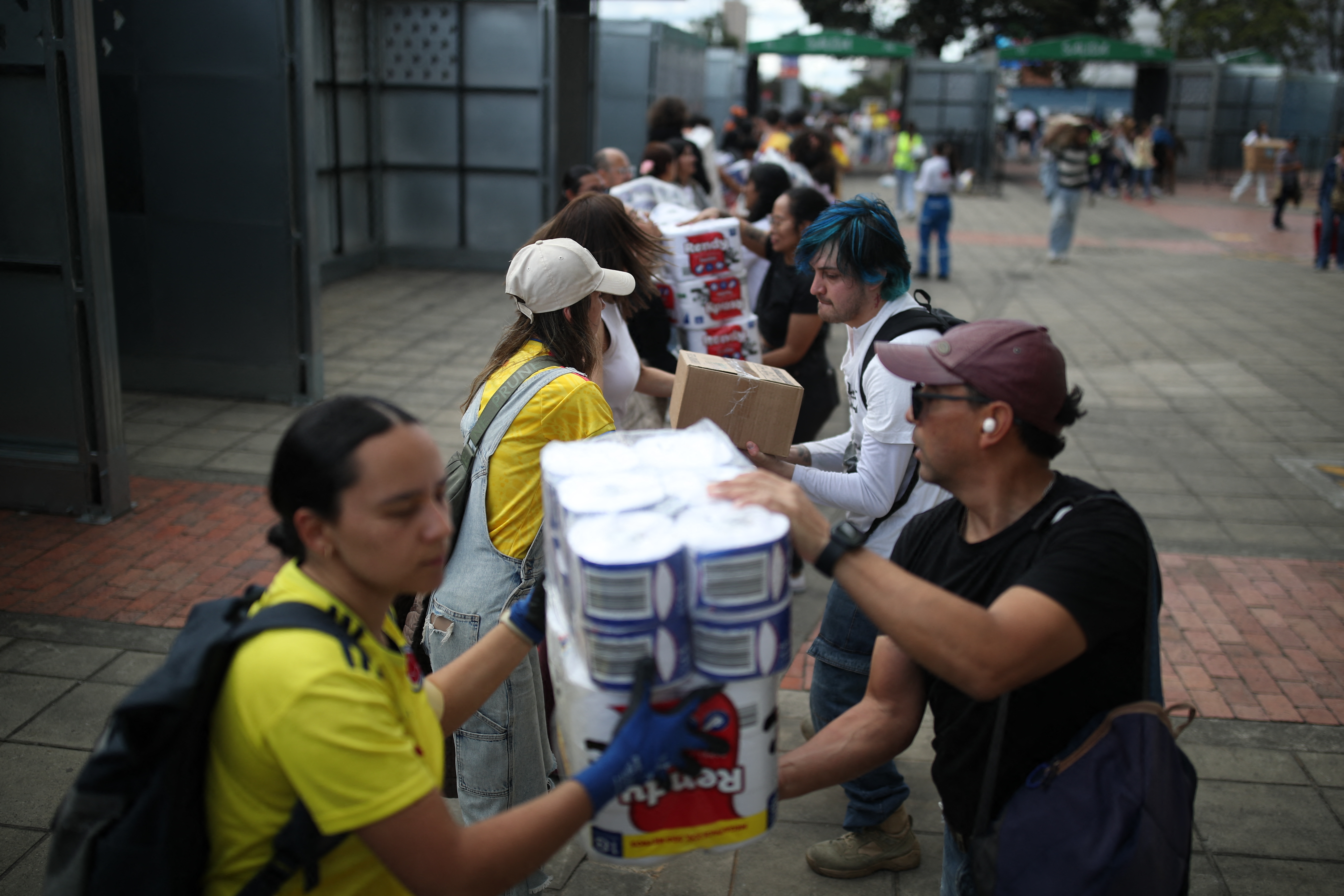 Hope fades as teams dig for survivors in Colombia earthquake