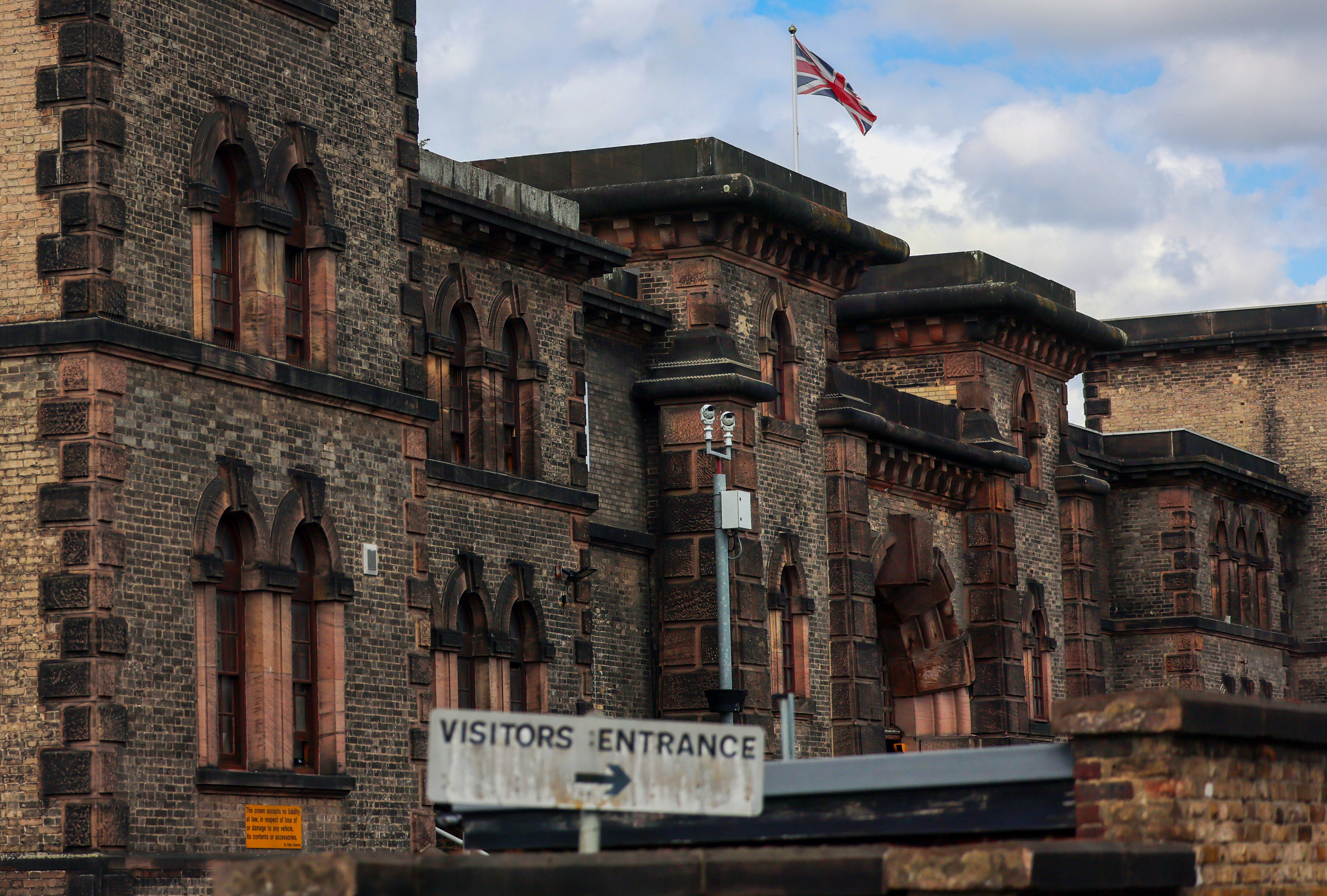 epa13151503 Britain’s most overcrowded prison, HMP Wandsworth in London, Britain, 05 August 2026. The British government is preparing to release some one thousand convicts under the early prison release scheme to alleviate overcrowding in Britain’s prisons. British Prime Minister Andy Burnham has ordered that rape, serious child sex and other grooming offences will be excluded from the upcoming changes to prison sentences. EPA/ANDY RAIN