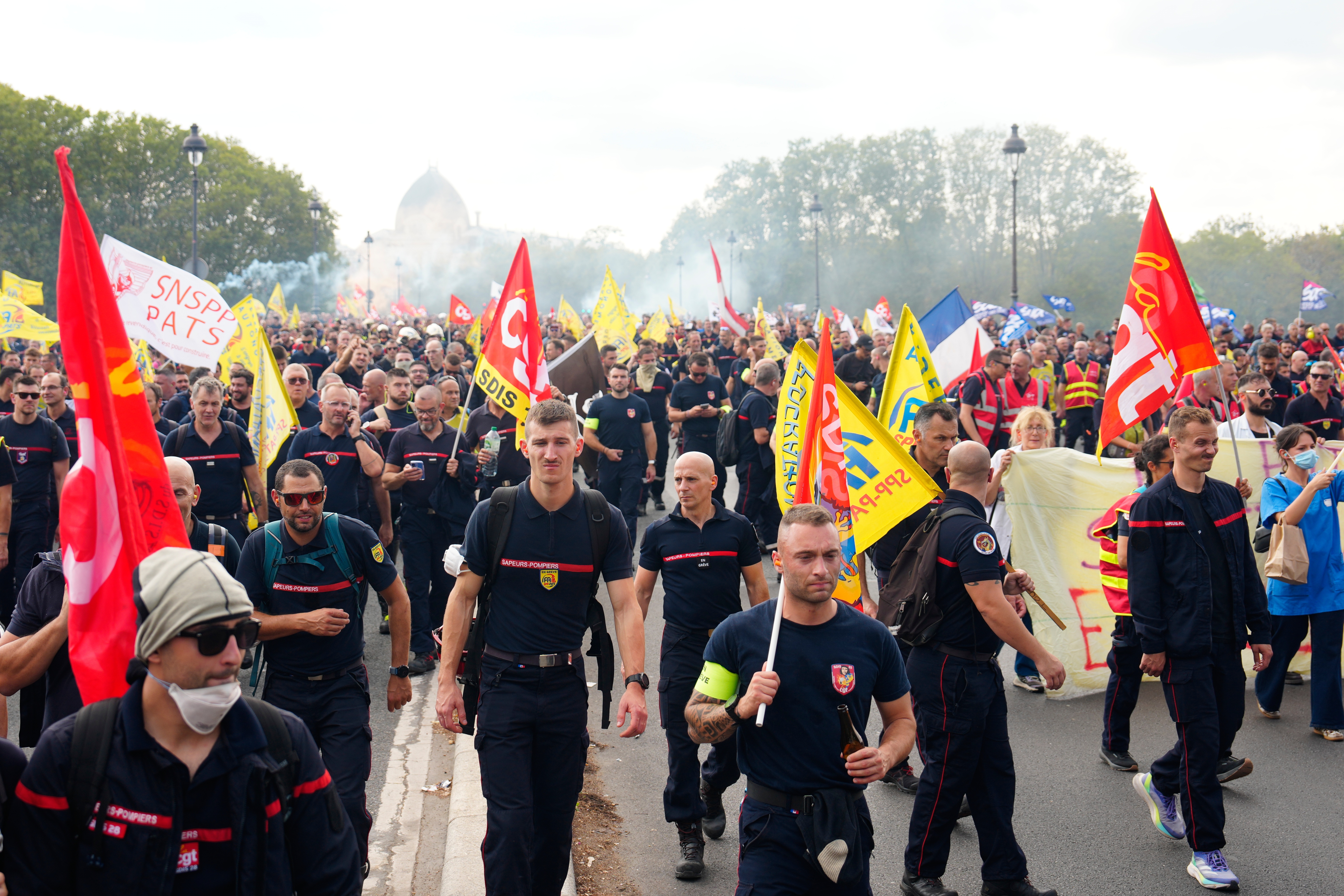French students,public workers protest Macron’s planned budget cuts