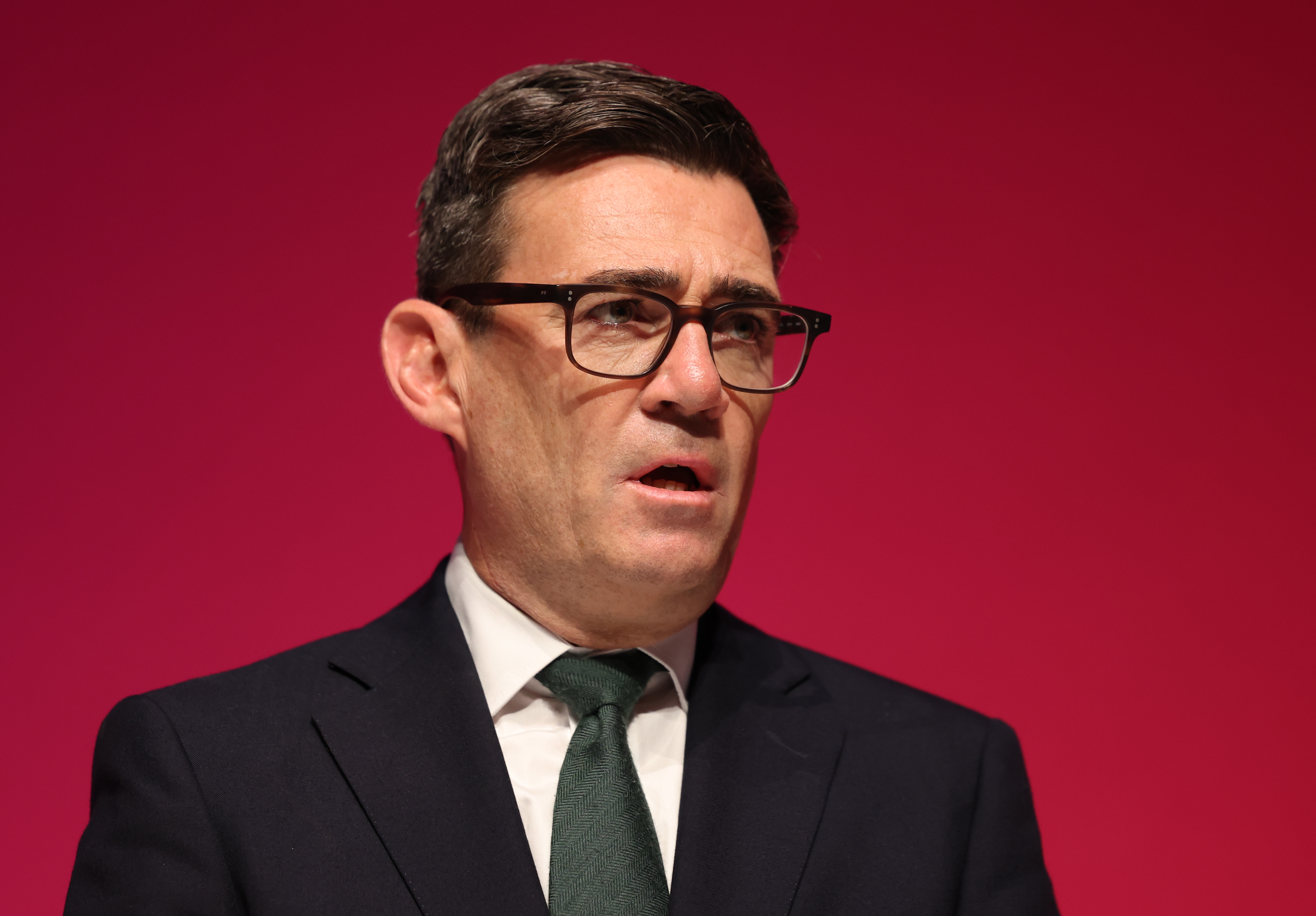 epa13272479 British Prime Minister Andy Burnham sings 'Jerusalem' on the final day of the Labour Party Conference in Liverpool, Britain, 30 September 2026. The conference runs from 27 to 30 September at the Arena Convention Centre in Liverpool. EPA/ADAM VAUGHAN EPA/ADAM VAUGHAN