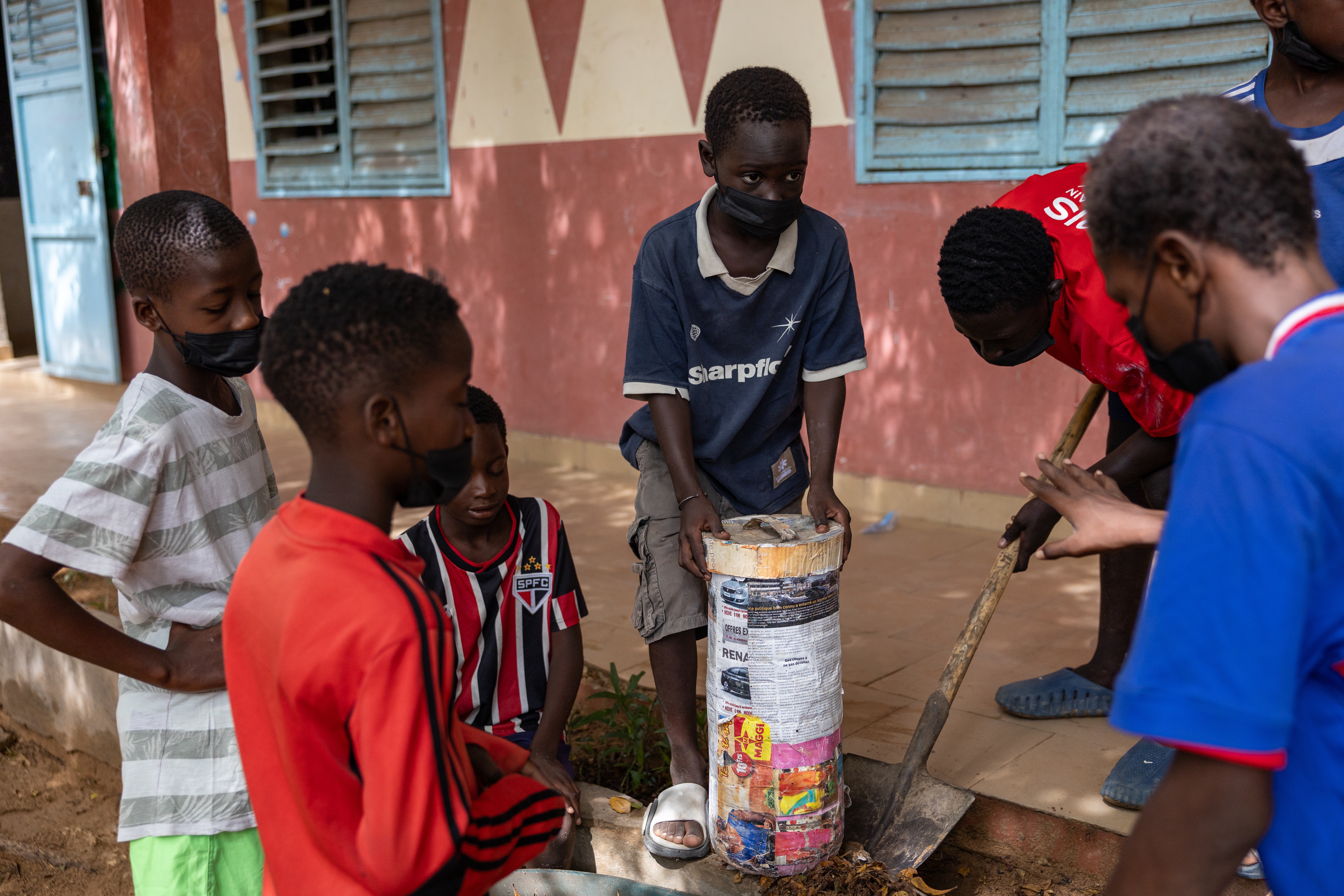 Dakar community unites to clean school ahead of academic year