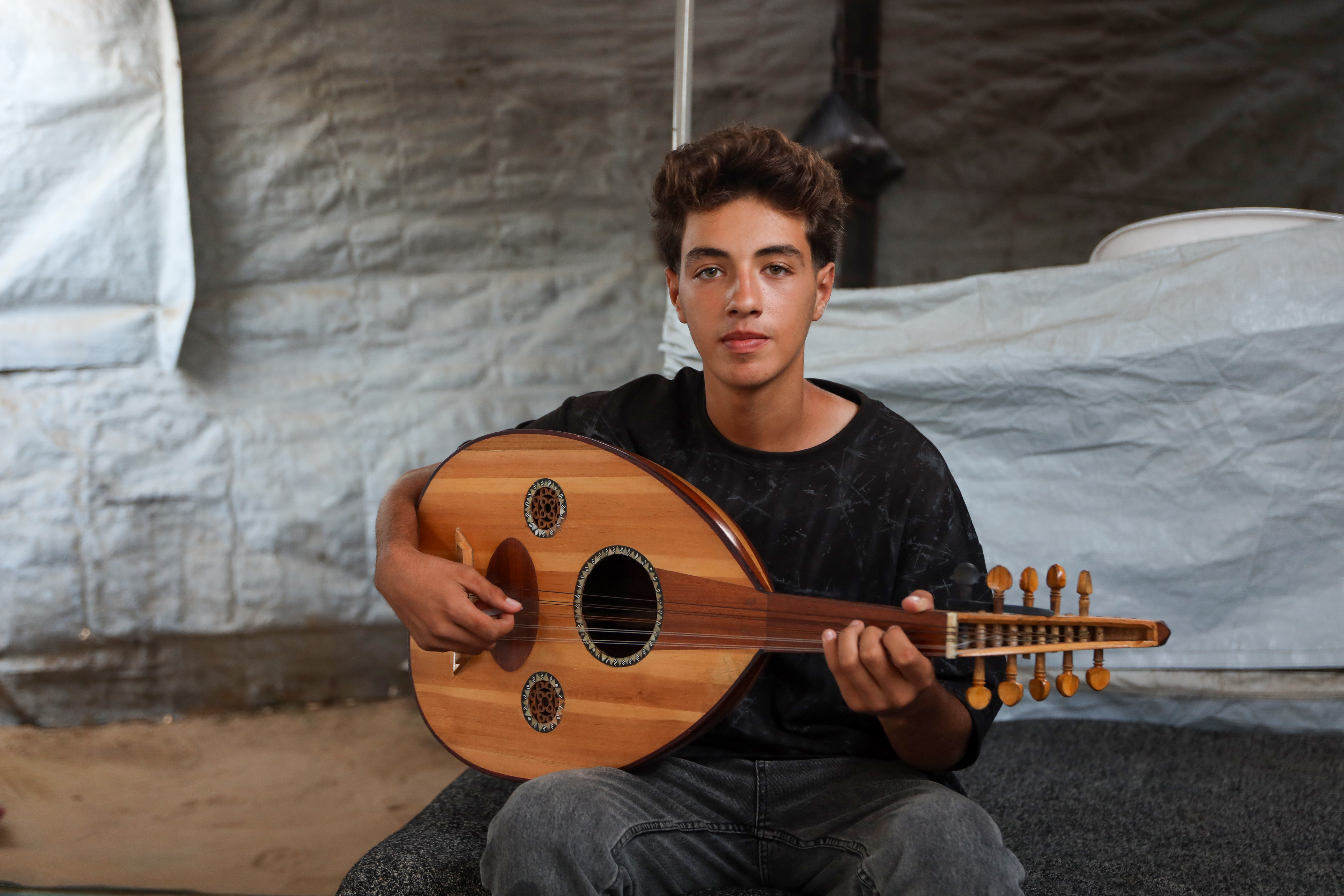 Yaseen al-Qubt took hi oud