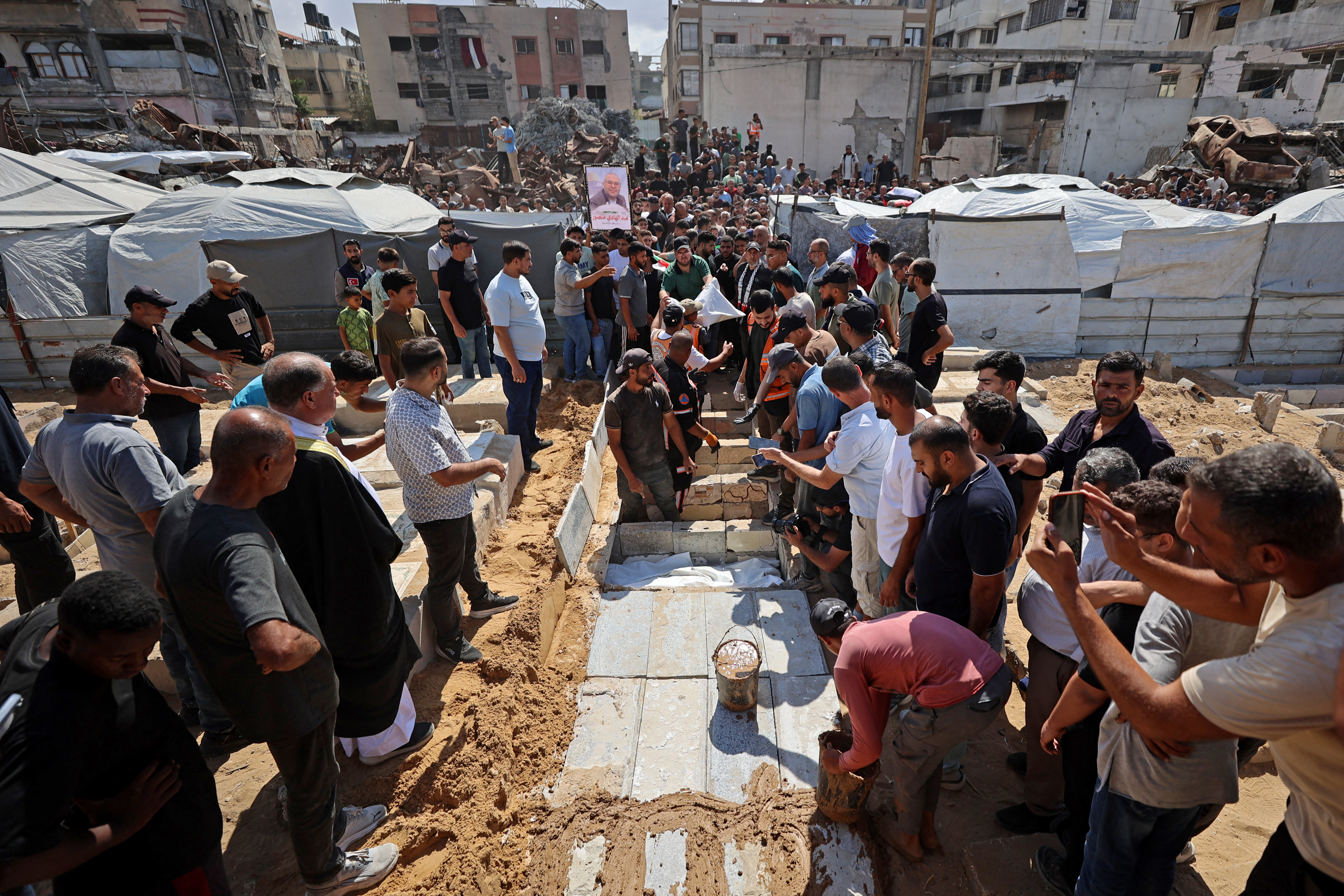 Gaza mass funeral