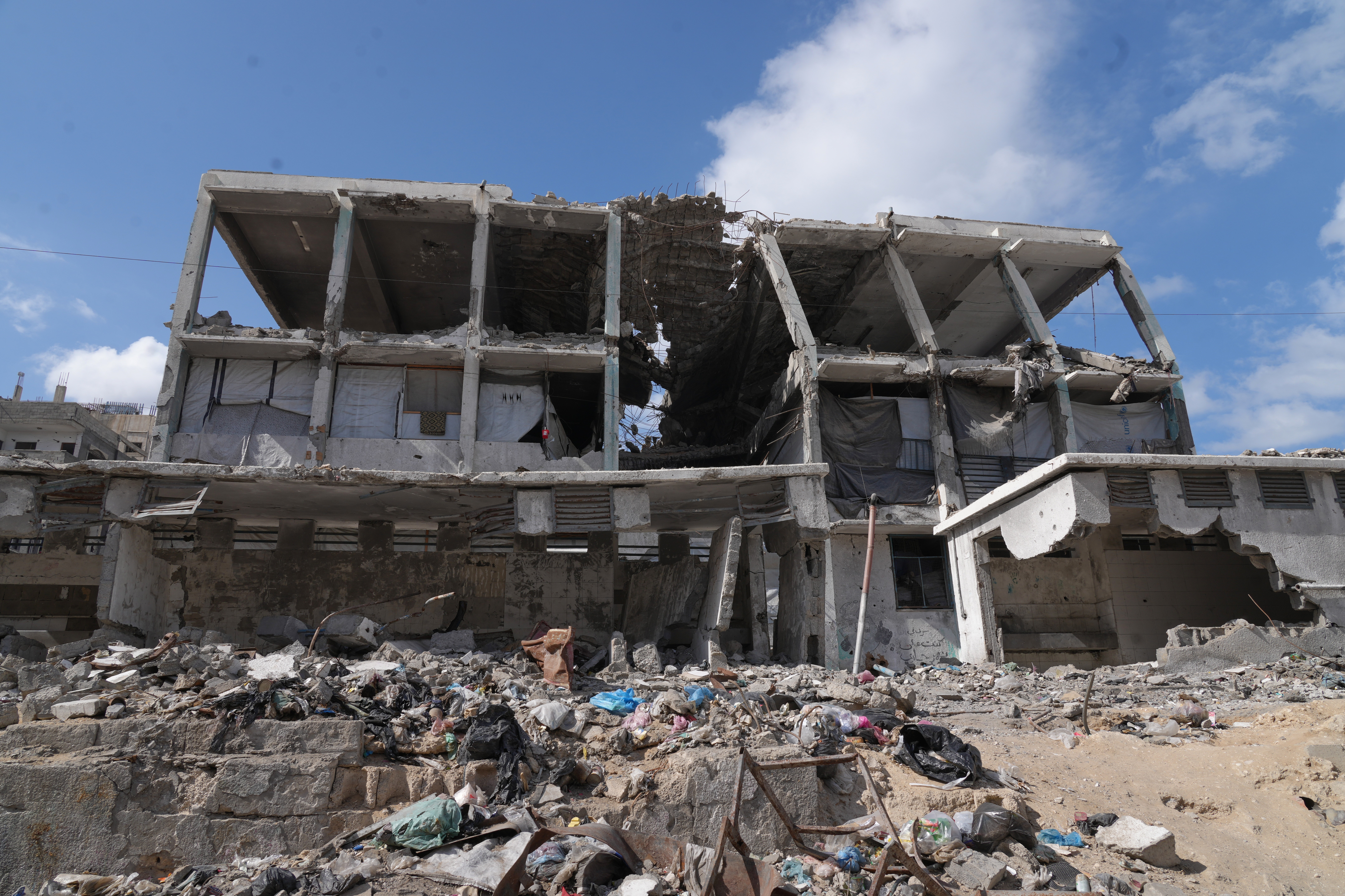 Tent cities expand in Gaza amid widespread destruction and loss