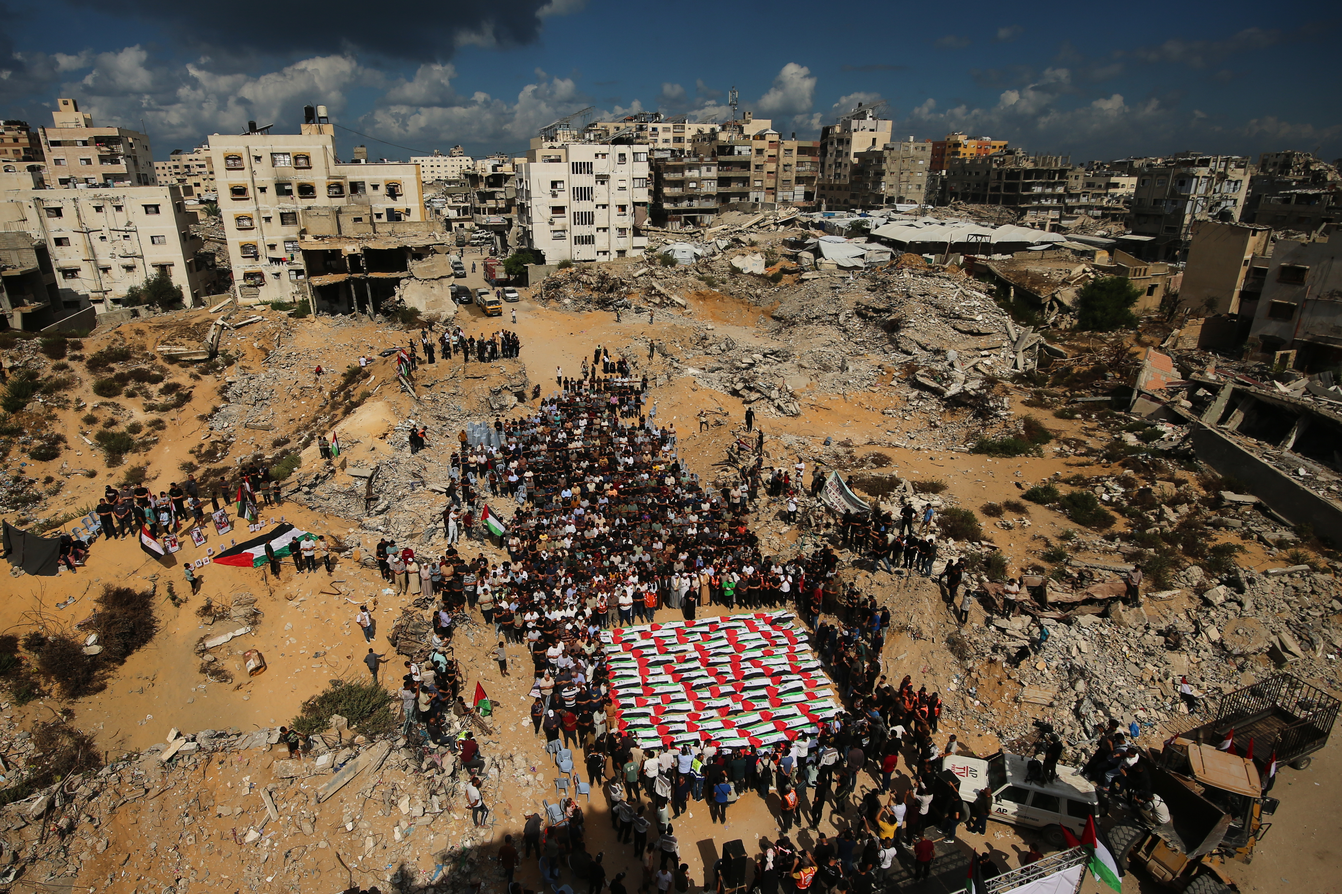 Tent cities expand in Gaza amid widespread destruction and loss