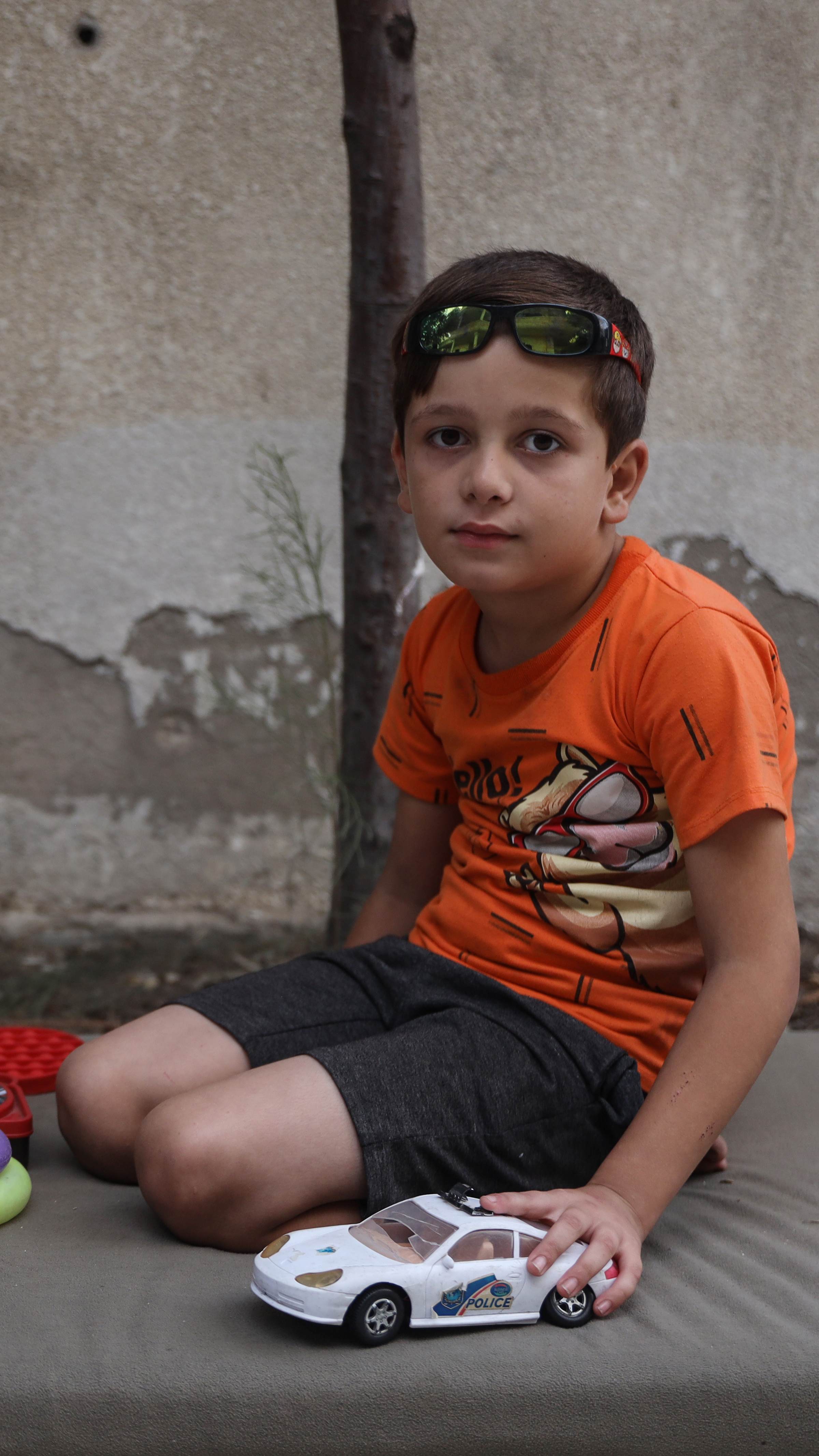 Mahmoud Hussein too hi toys