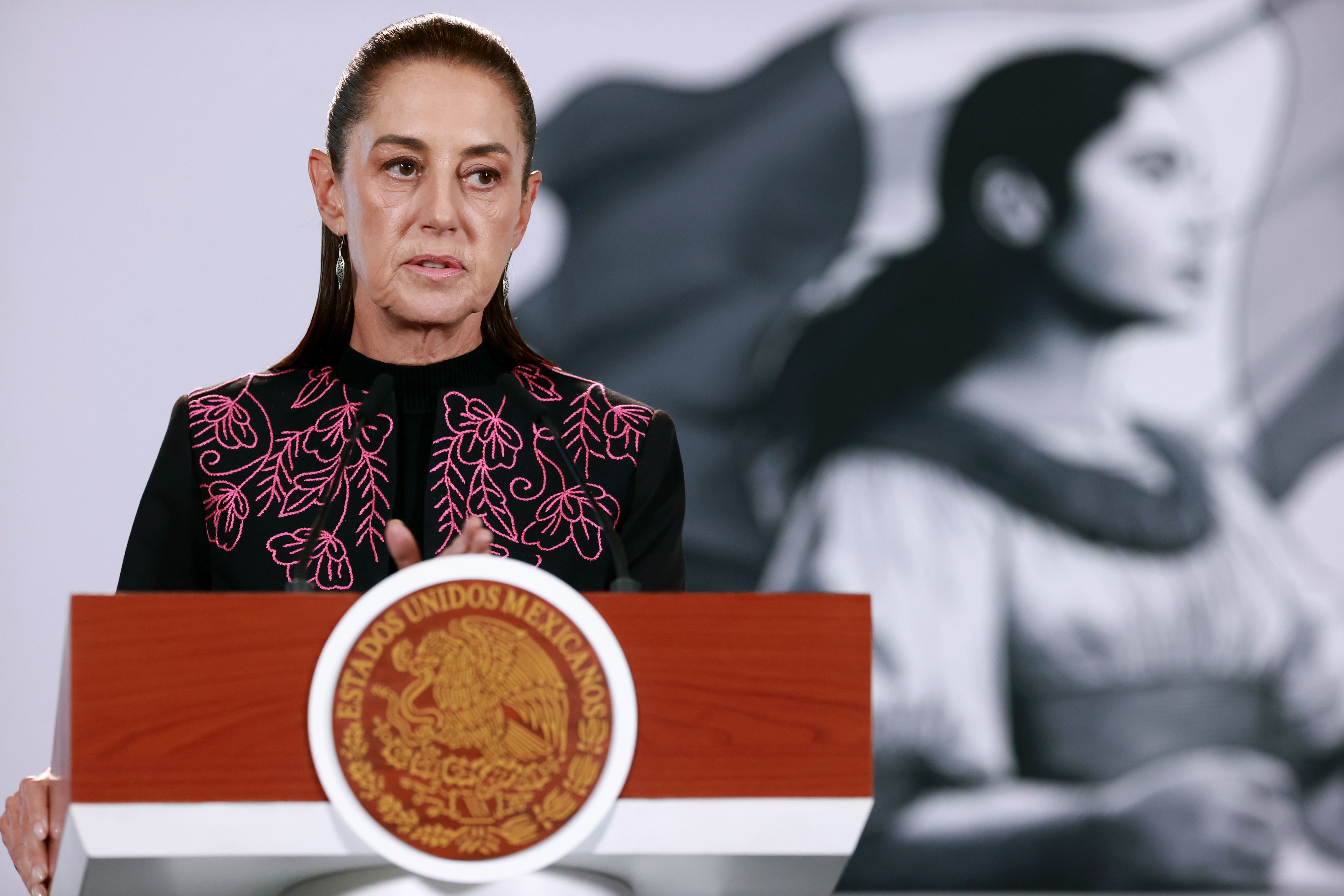 epa13268907 Mexican President Claudia Sheinbaum speaks at a press conference at the National Palace in Mexico City, 28 September 2026. EPA/Mario Guzman