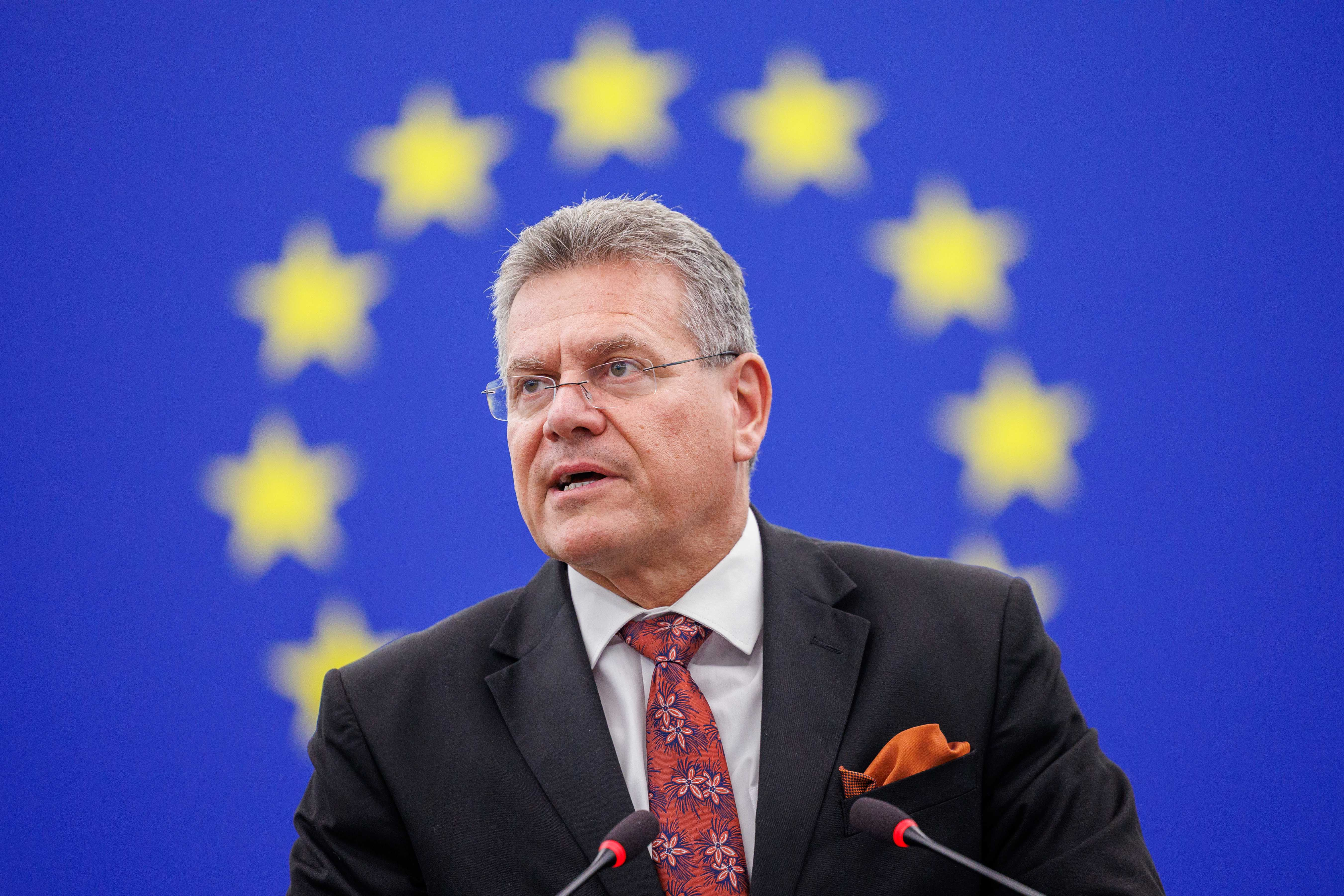 epa13284387 European Commissioner for Trade and Economic Security Maros Sefcovic speaks at the European Parliament session in Strasbourg, France, 06 October 2026. EPA/OLIVIER MATTHYS