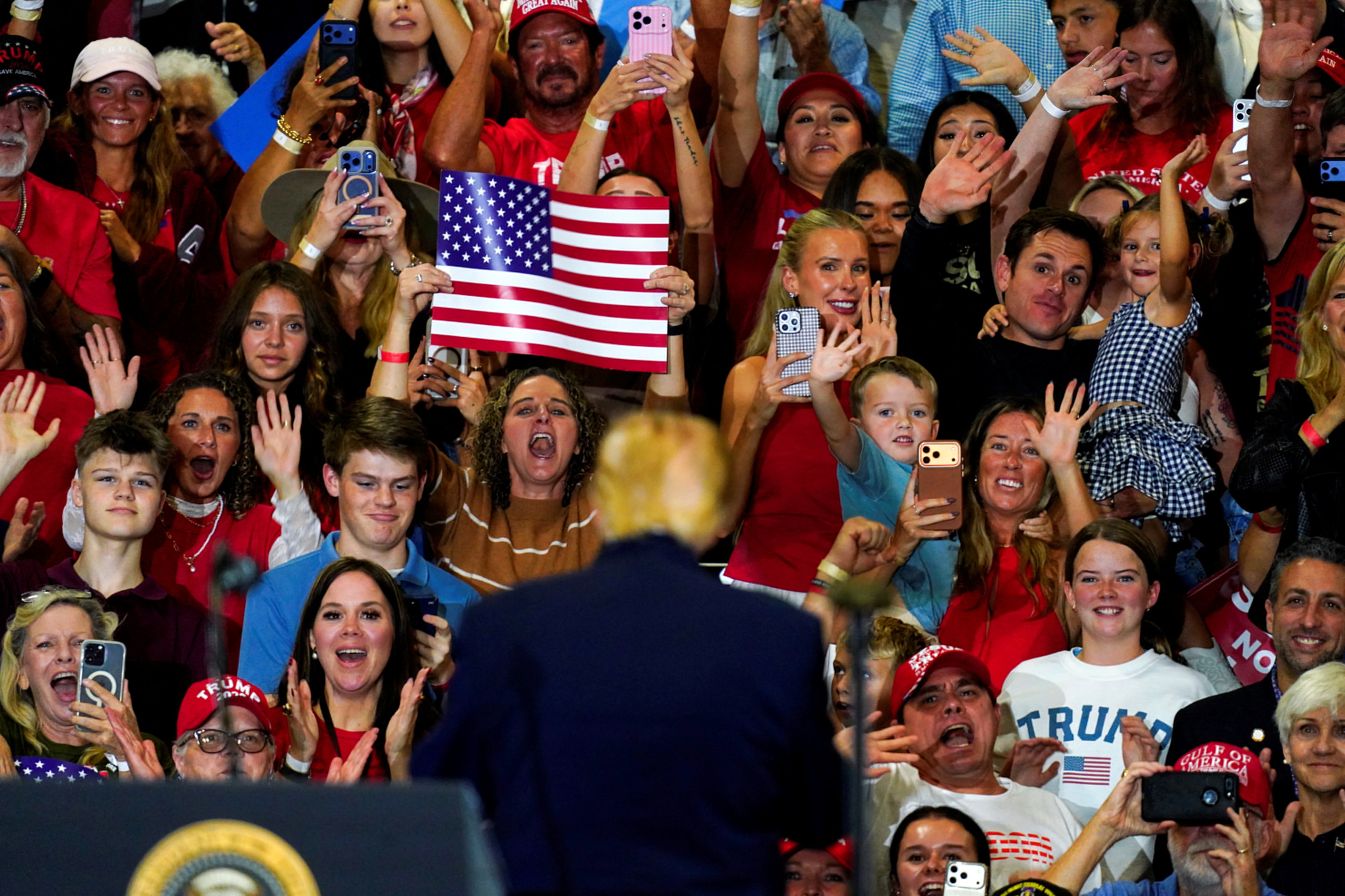 US President Donald Trump participates in a midterm election rally for Oklahoma Republican gubernatorial candidate Mike Mazzei at the Choctaw Event Center in Durant, Oklahoma, US, October 1, 2026. REUTERS/Nick Oxford